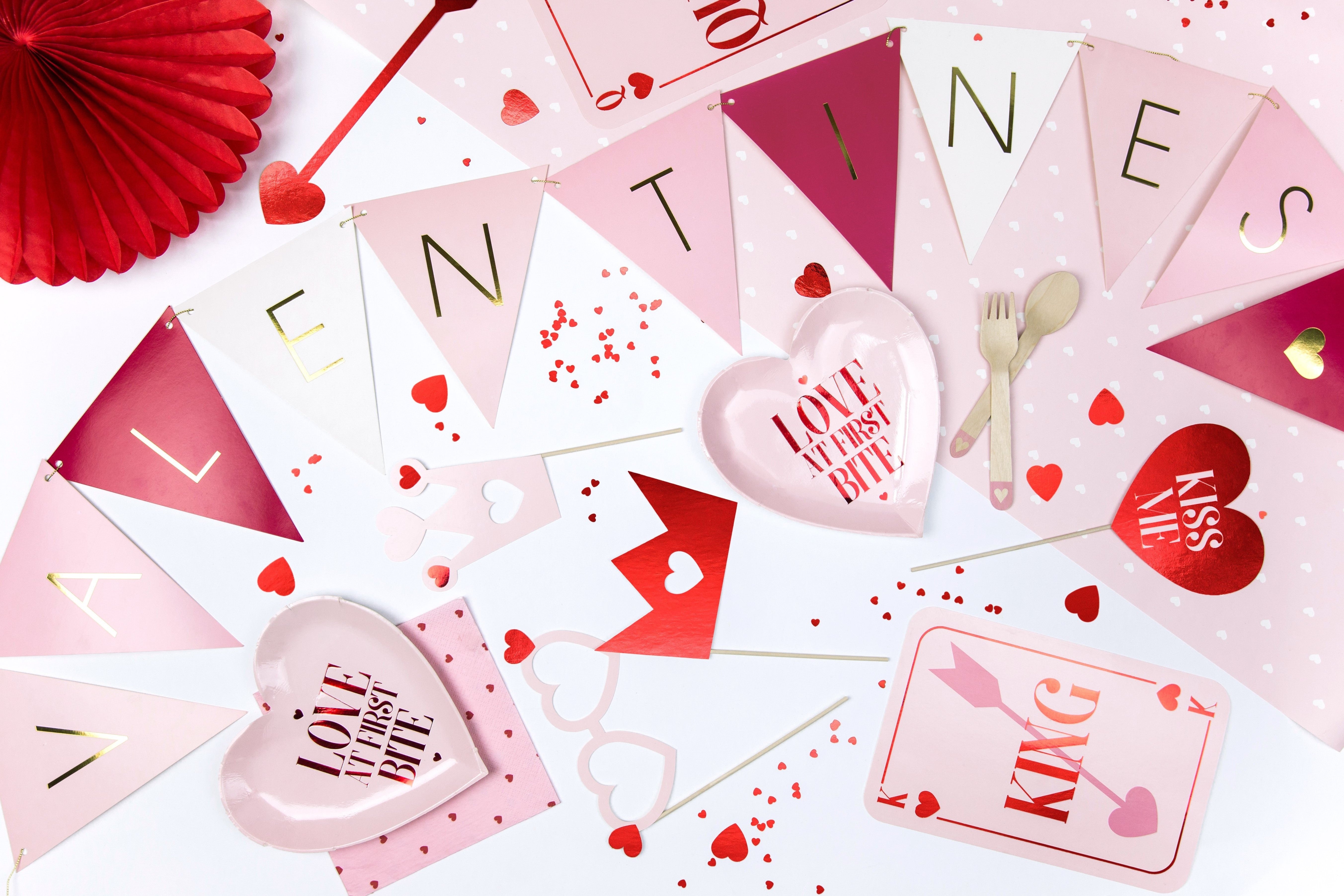Confetti Hearts Red 25mm