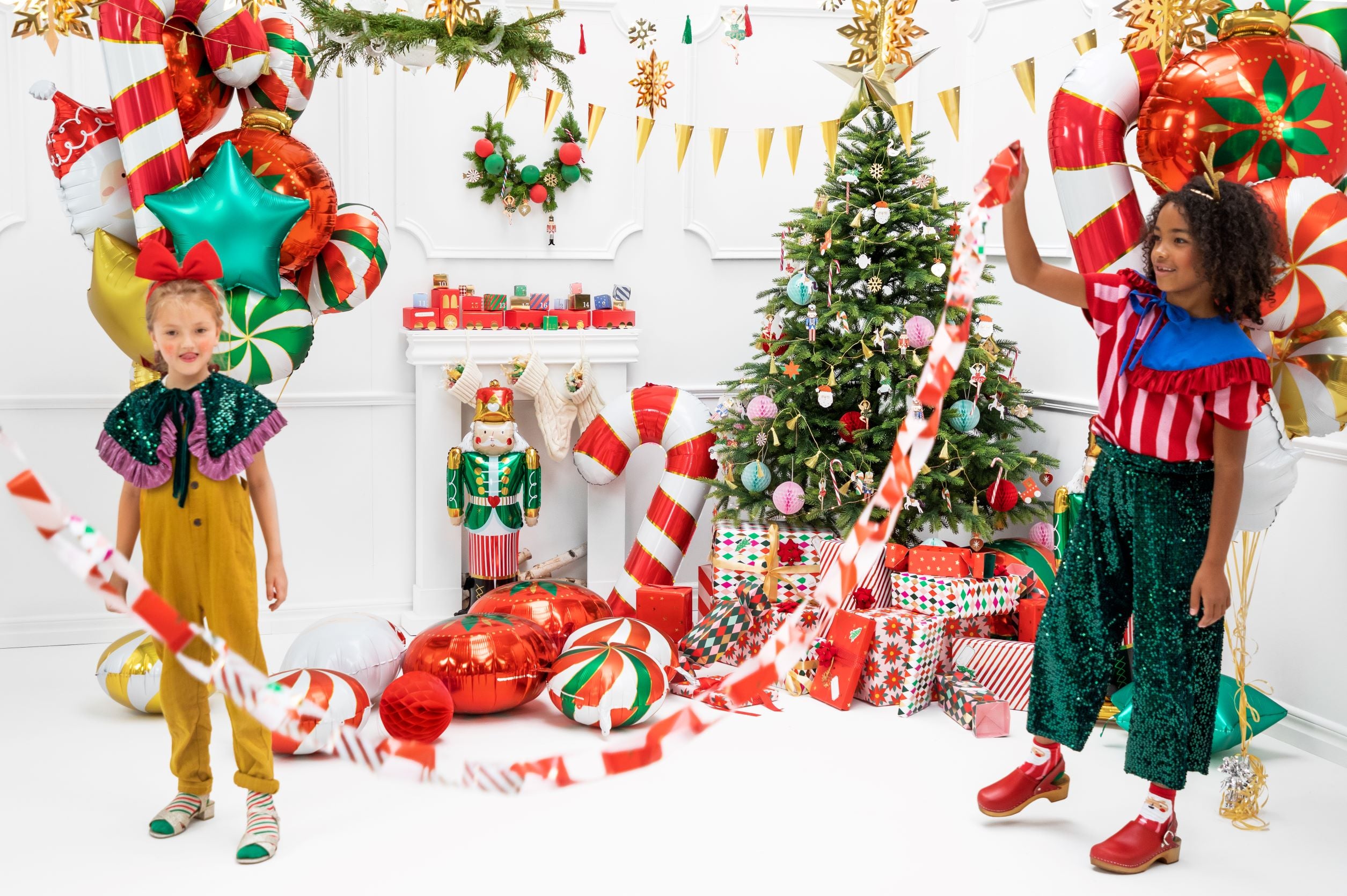 Standing Nutcracker Foil Balloon Christmas decoration ideas