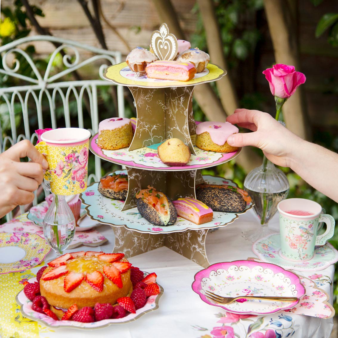 Truly Scrumptious 3 Tier Cake Stands Party tableware