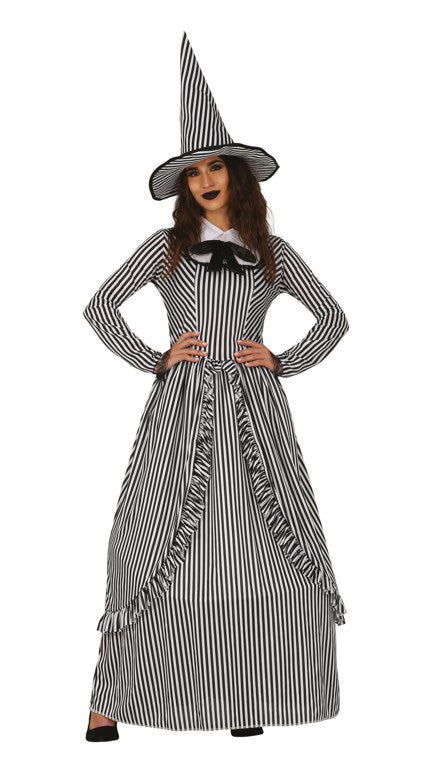 woman wearing Vintage Witch Halloween Costume