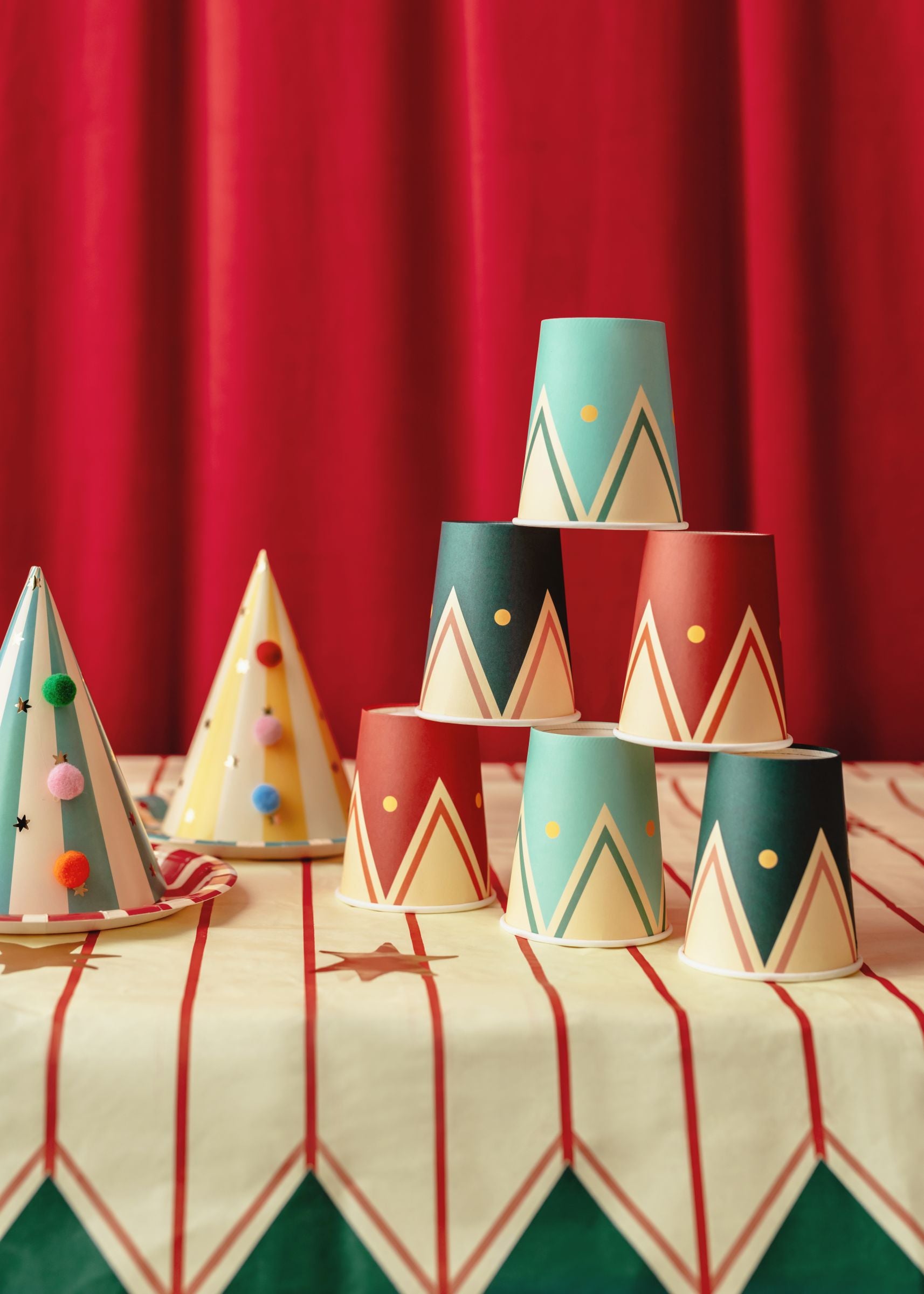 Circus Party Paper Cups (6 Pack) | Themed Party Supplies