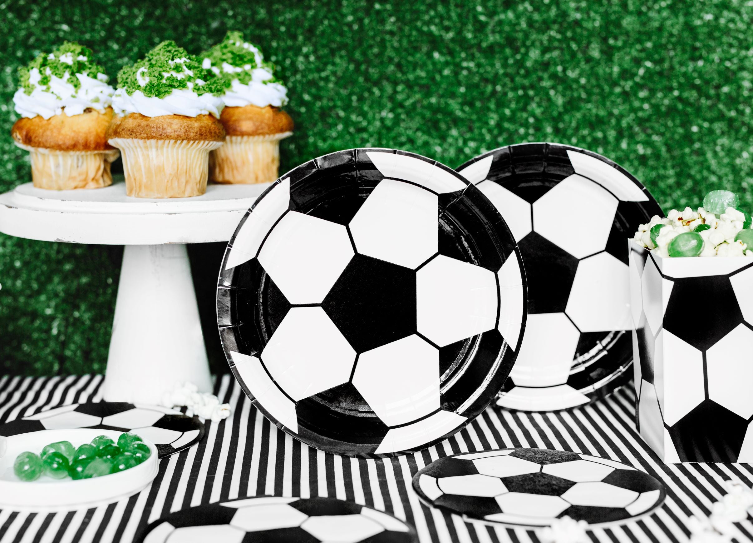 Football Paper Plates 18cm Pack of 6
