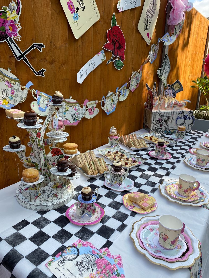 Truly Alice Teapot Bunting party decoration